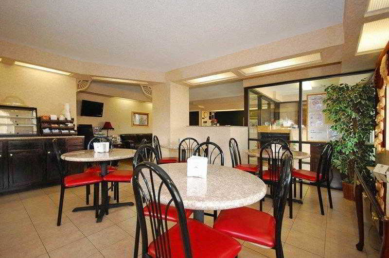 Days Inn & Suites By Wyndham Warner Robins Near Robins Afb Bagian luar foto