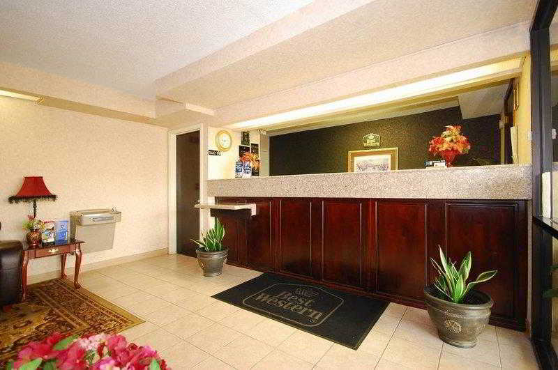 Days Inn & Suites By Wyndham Warner Robins Near Robins Afb Bagian luar foto